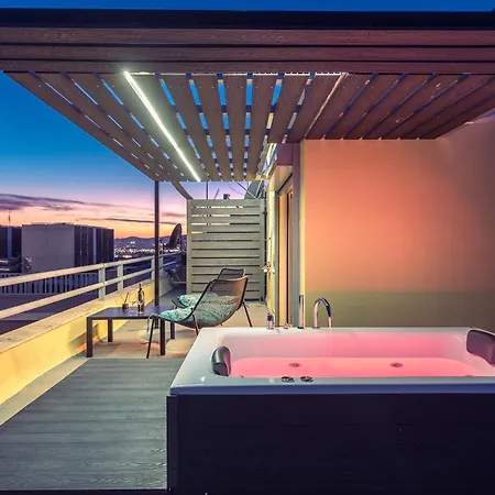 Apartment Acropolis View Mini Sky & Hot Tub