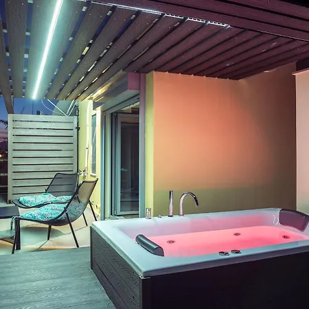 Apartment Acropolis View Mini Sky & Hot Tub Athens