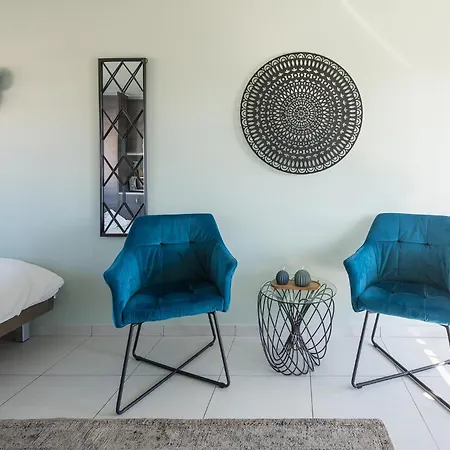 Acropolis View Mini Sky & Hot Tub Apartment *